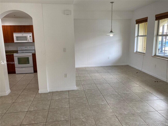 Foto del edificio - 8900 NW 107th Ct