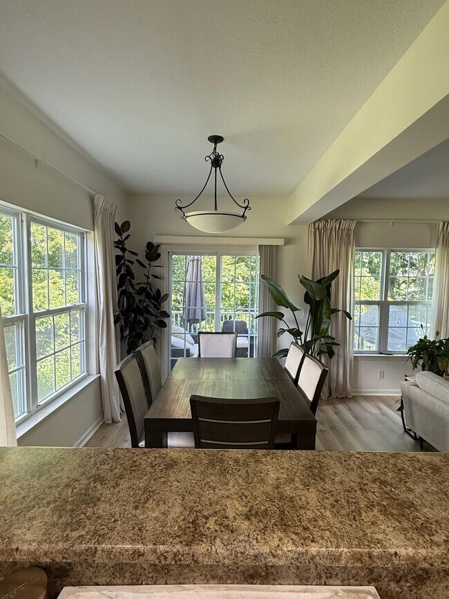 Foto del edificio - 8825 Timber Creek Ln