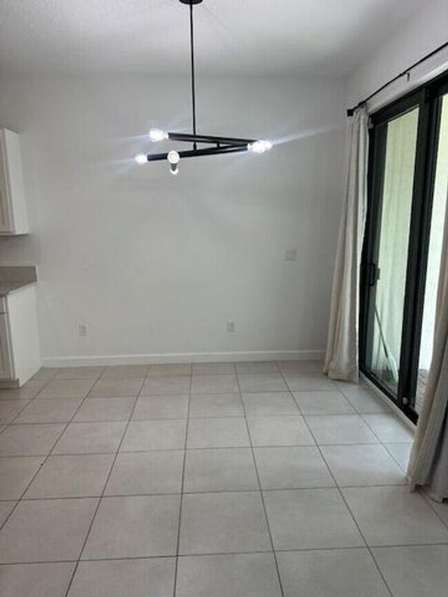 Building Photo - 4504 Hartwell Ln