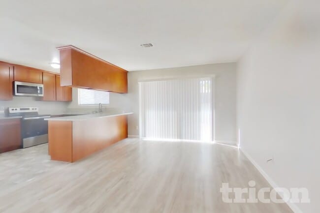Building Photo - 748 La Cruz Ln