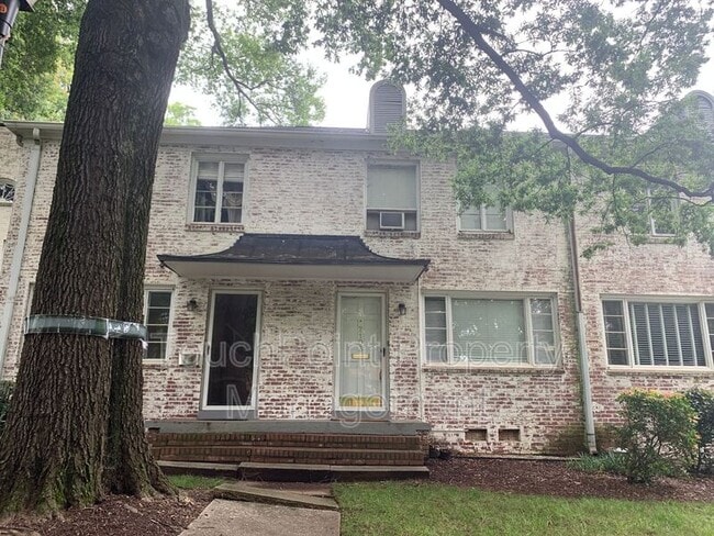 Building Photo - 2103 Queens Rd W