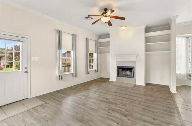 Foto del edificio - 2424 Lavender St