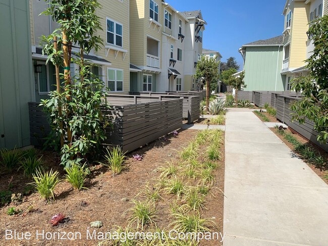 Building Photo - 3 br, 3.5 bath House - 519 Bolinas Way #103