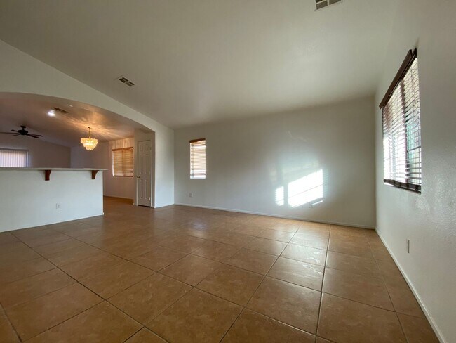 Building Photo - HOME FOR RENT