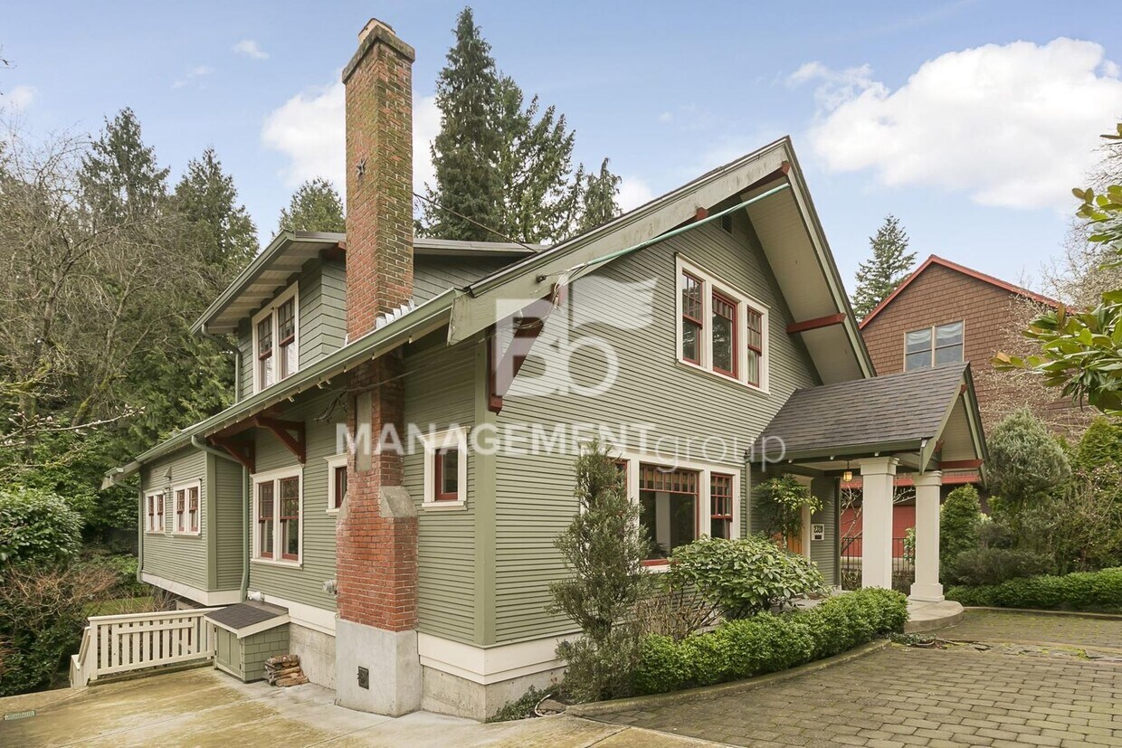 Primary Photo - Stunning Historic Bungalow Just Minutes Fr...