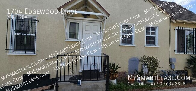 Foto del edificio - 1704 Edgewood Dr