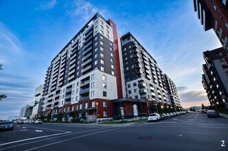 Building Photo - 1400 Rue Lucien-Paiement