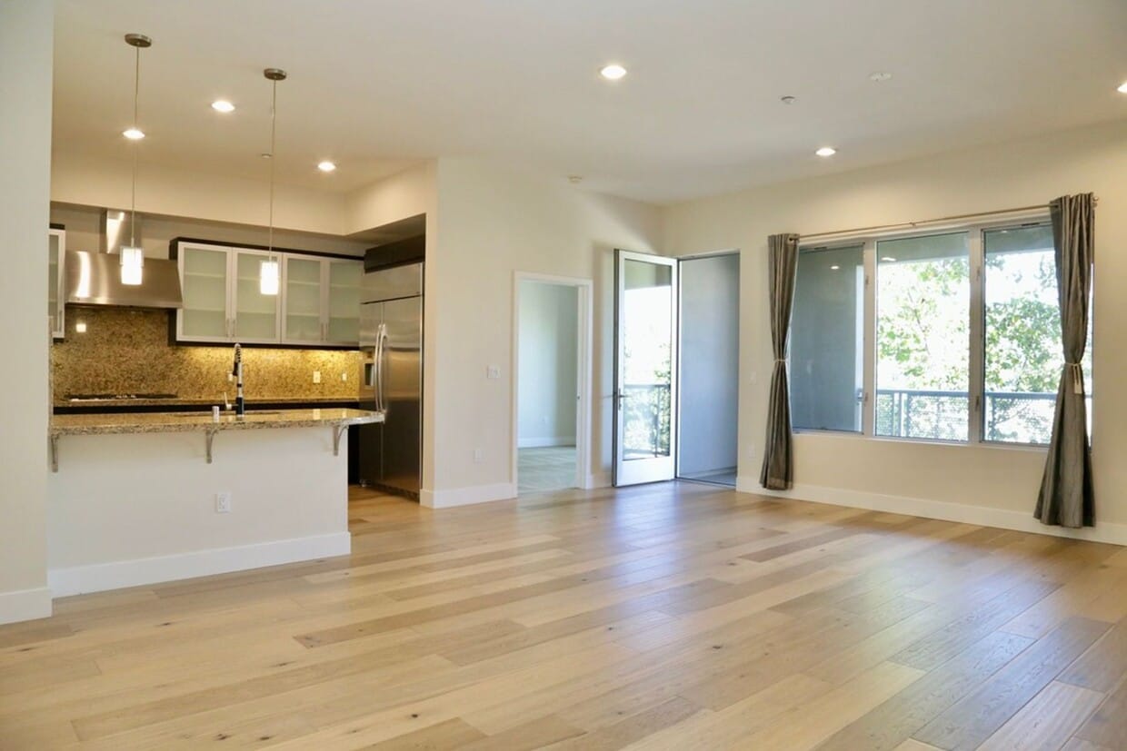Foto principal - Luxury Condo Living in Central Park West –...