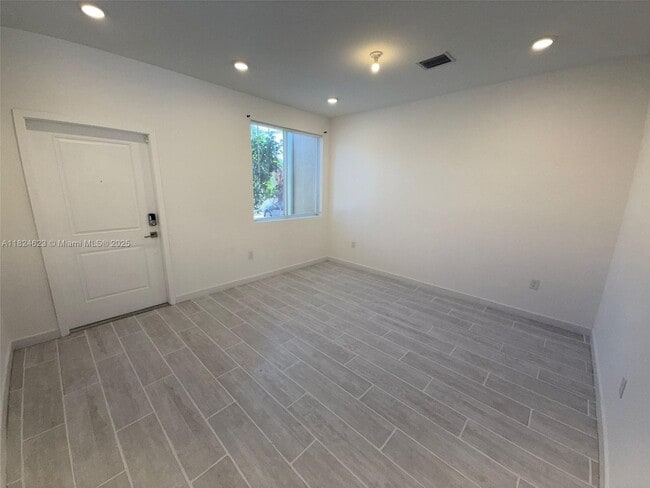 Foto del edificio - 2317 SE 10th St