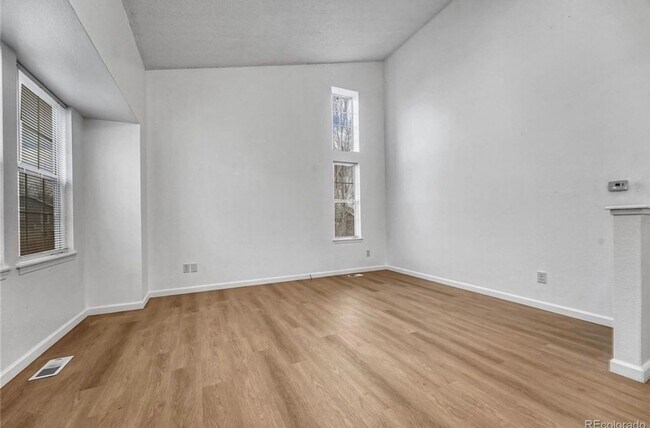 Foto del edificio - 4240 S Ireland St