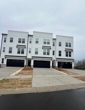 Building Photo - 2092 Barrowcliffe Dr NW