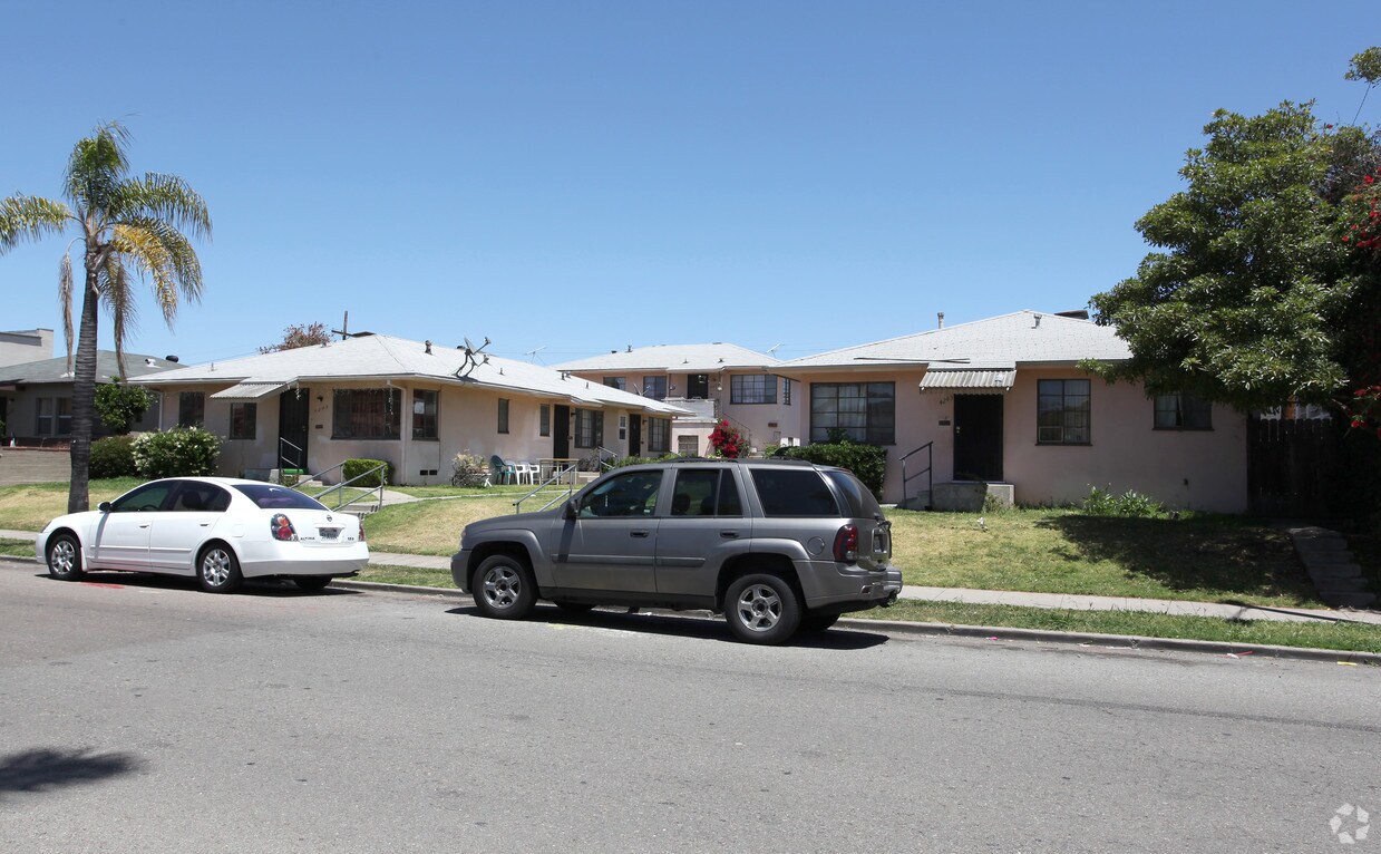 Foto del edificio - 4243-4251 Chamoune Ave