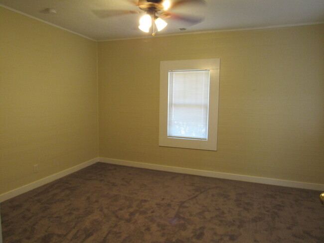 Foto del edificio - Cute 2 BR/ 1 BA in North Forsyth!