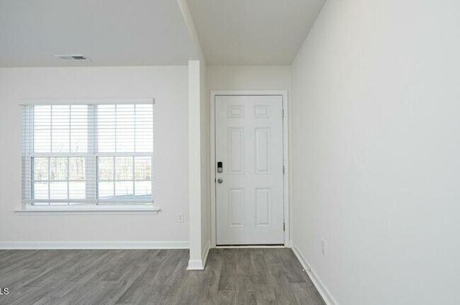 Building Photo - 139 Palm Dr