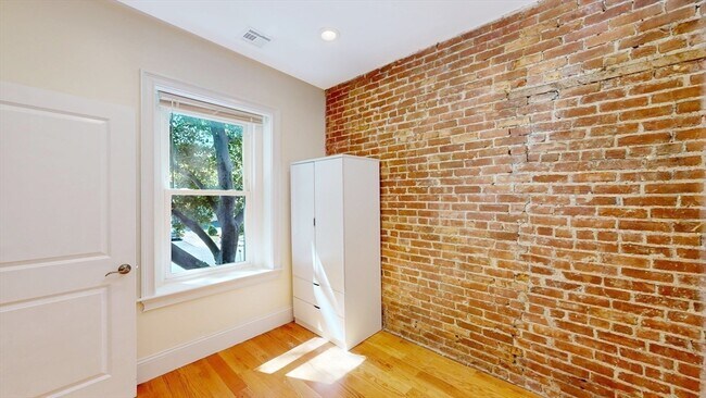 Building Photo - 79 Brighton Ave