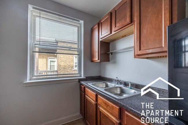 Foto del edificio - 2004 W Jarvis Ave