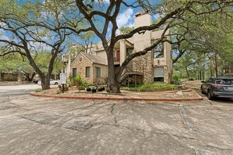 Building Photo - 6810 Deatonhill Dr