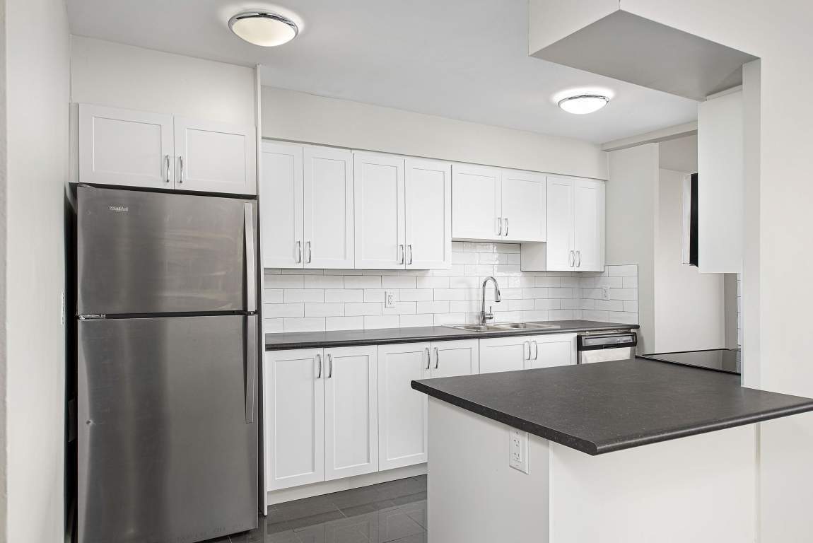 Thorncliffe Park Drive Rentals Promo - 71 Thorncliffe Park Dr