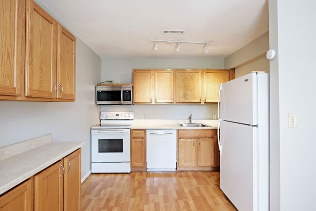 Building Photo - 1264 Villa Ln