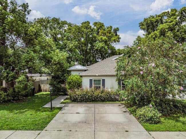 Foto del edificio - 2604 N Highland Ave