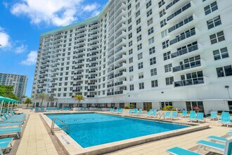Building Photo - 3725 S Ocean Dr