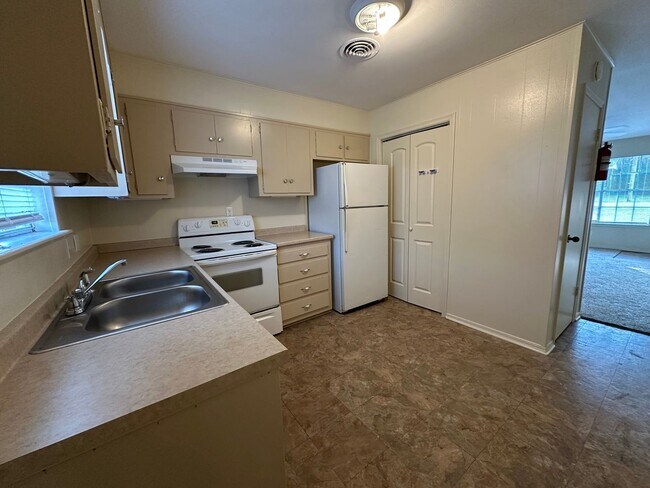 Foto del edificio - 1815 S Erie, Apt 1-4