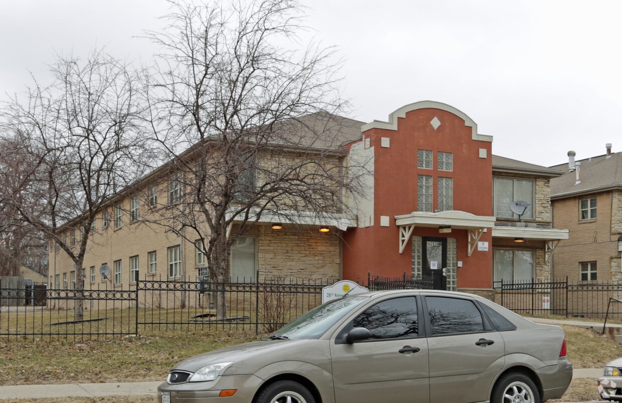 Primary Photo - 2936 W Wells St
