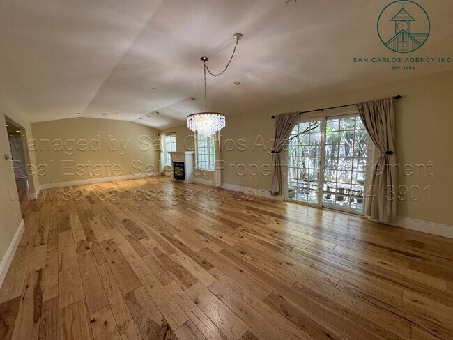 Building Photo - Spacious & Private Four Bedroom Carmel Val...