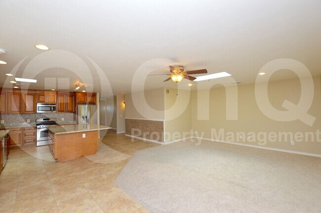 Foto del edificio - 4042 E Fairmount Ave