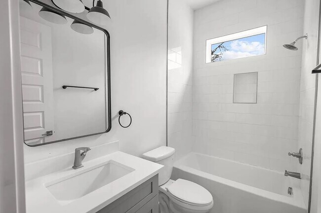 Foto del edificio - 4318 Woods St