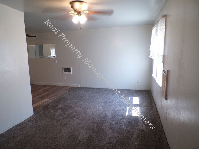 Foto del edificio - 929 Mitchell St