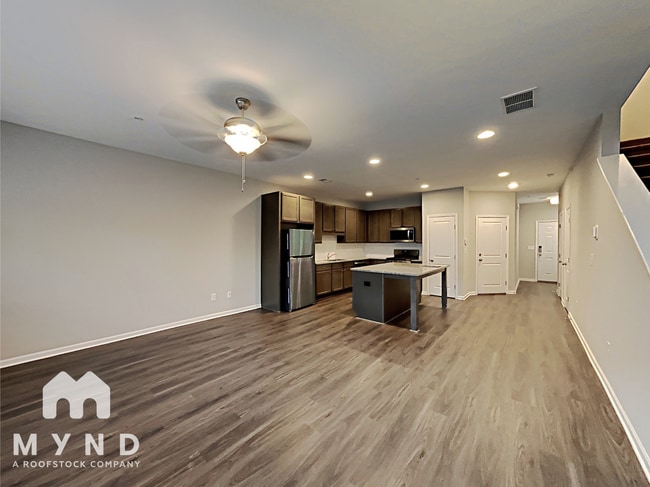 Building Photo - 2861 Regal Park Dr NW