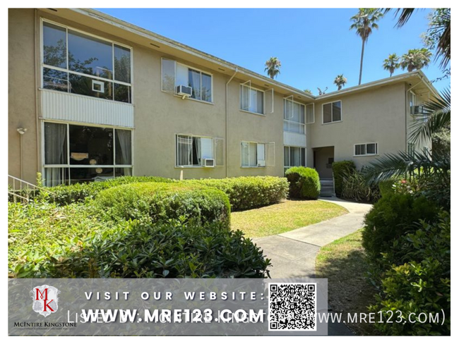 Building Photo - Stunning 2 Bed 1 Bath Apartment with Parki...