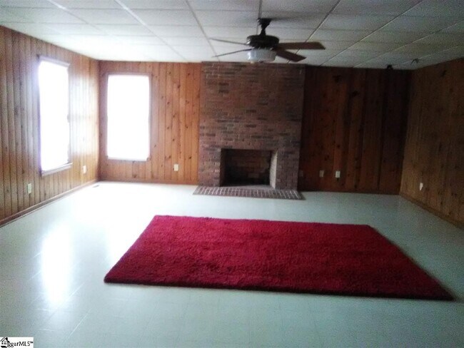 Building Photo - 1244 E Butler Rd