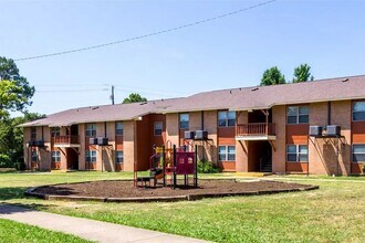 Building Photo - 7203 S Great Trinity Forest Way