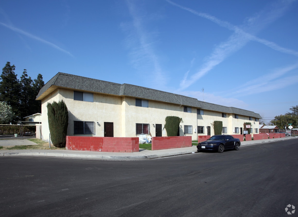 2711 San Dimas St, Bakersfield, CA 93301 Apartments in Bakersfield