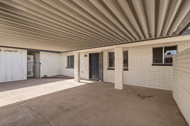 Building Photo - 1129 N Wedgewood Cir