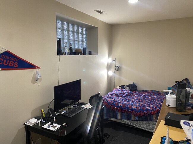 Foto del edificio - 1535 N Hudson Ave