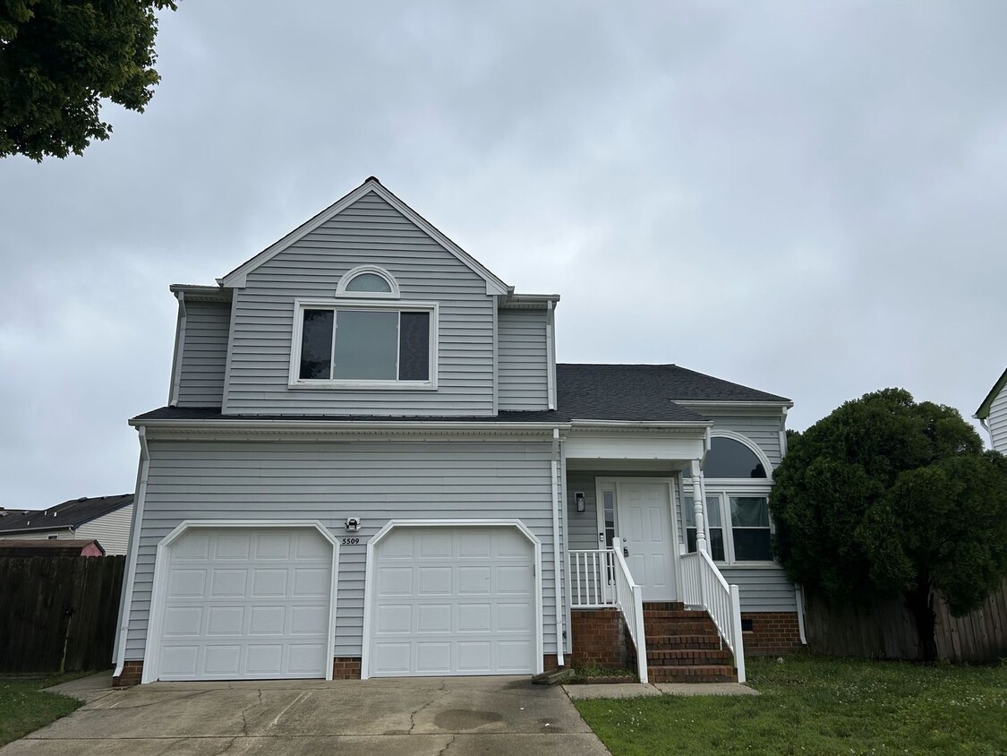 Primary Photo - Beautifully renovated 4 bedroom home in Vi...