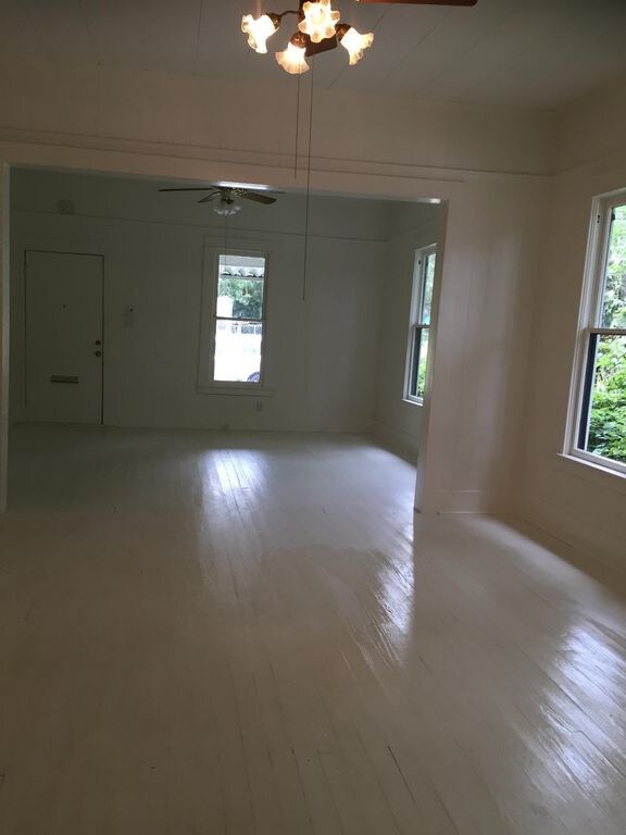 Foto del edificio - 711 Mill St