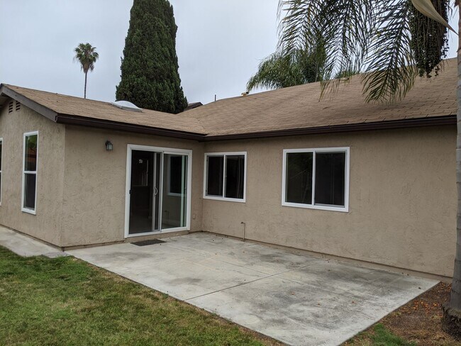Foto del edificio - Welcome home to this charming 3-bedroom ho...