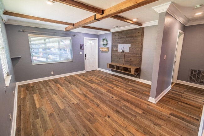 Building Photo - 954 Omar Rd