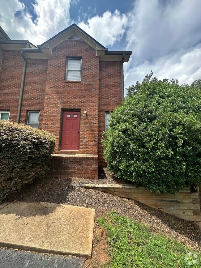 Building Photo - 393 Old Epps Bridge Rd