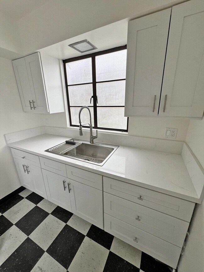 Foto del edificio - 2564 W 5th St