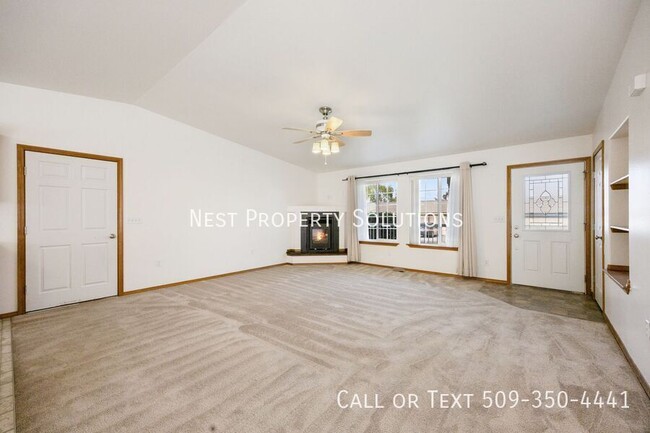 Building Photo - 807 Westshore Dr NE