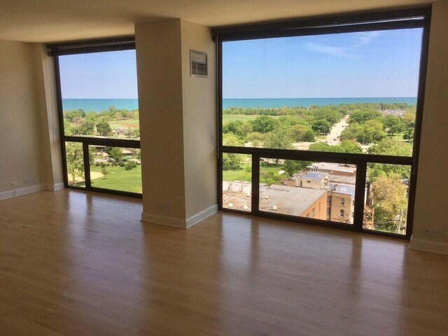 Million Dollar Views! - 4343 N Clarendon Ave
