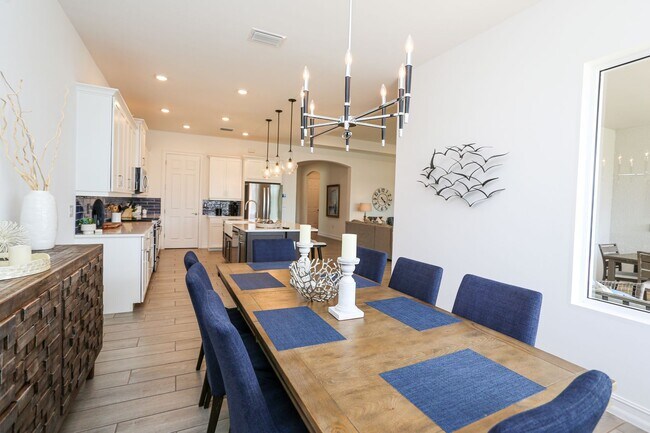 Foto del edificio - ***STUNNING-NAPLES RESERVE***POOL HOME***FULLY FURNISHED ANNUAL or SEASONAL***3 BEDS +DEN/4 BATH*...