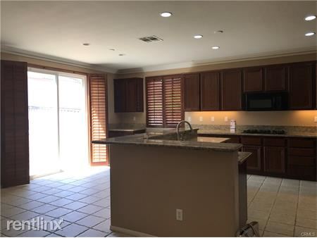 Foto del edificio - 13933 Laurelwood Ave