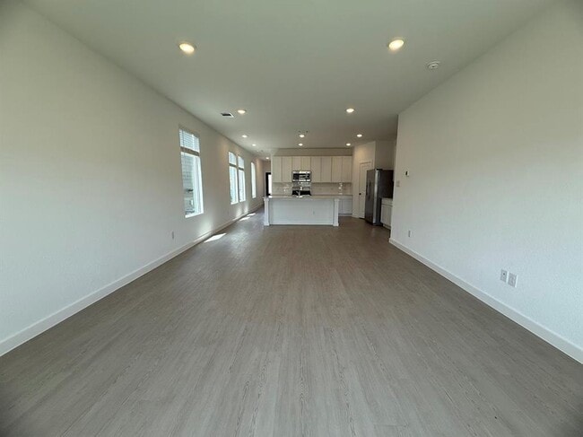 Building Photo - 219 Flathead