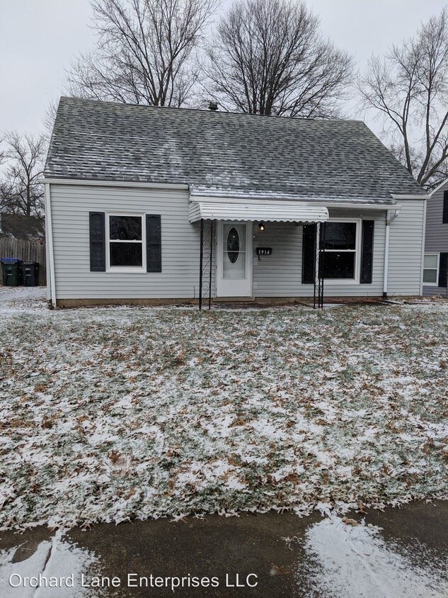 Primary Photo - 4 br, 1.5 bath House - 1916 Victoria St